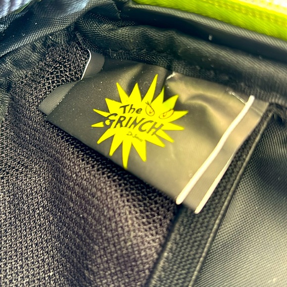 Grinch Fuzzy Belt Bag - Picture 11 of 15